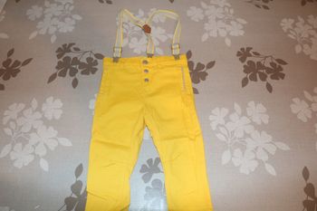 Pantalon à bretelles