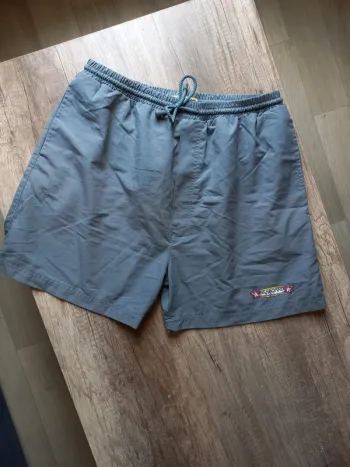 Short homme T. 42