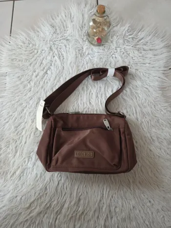 🤗 Sac a main femme Khoon Hooi neuf