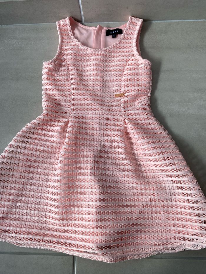 Robe sans manches rose été DKNY 5 ans