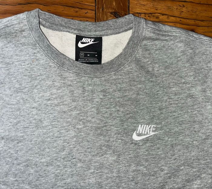 Sweat nike gris sans capuche homme Taille M parfait état - photo numéro 4