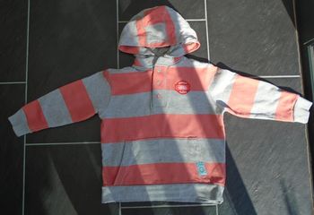 Joli sweat à capuche amovible garçon 8 ans (126 cm)