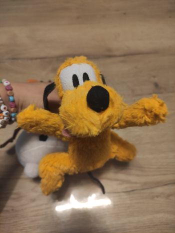 2 peluches Disney