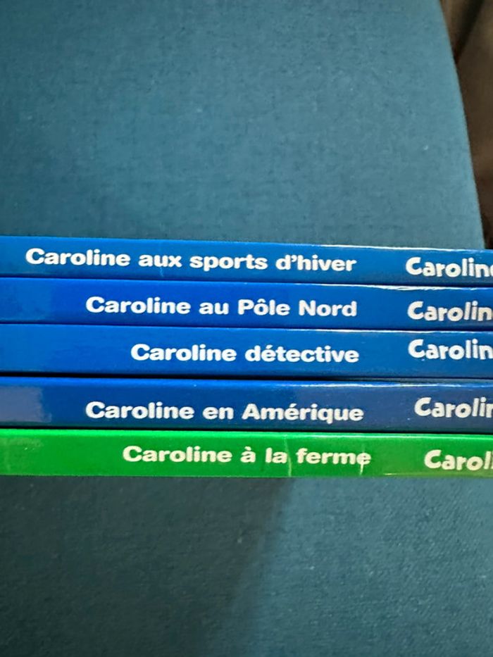 Lot de 5 livres bleu vert Caroline Pierre Probst albums Bibliothèque Hachette des petits bd - photo numéro 4