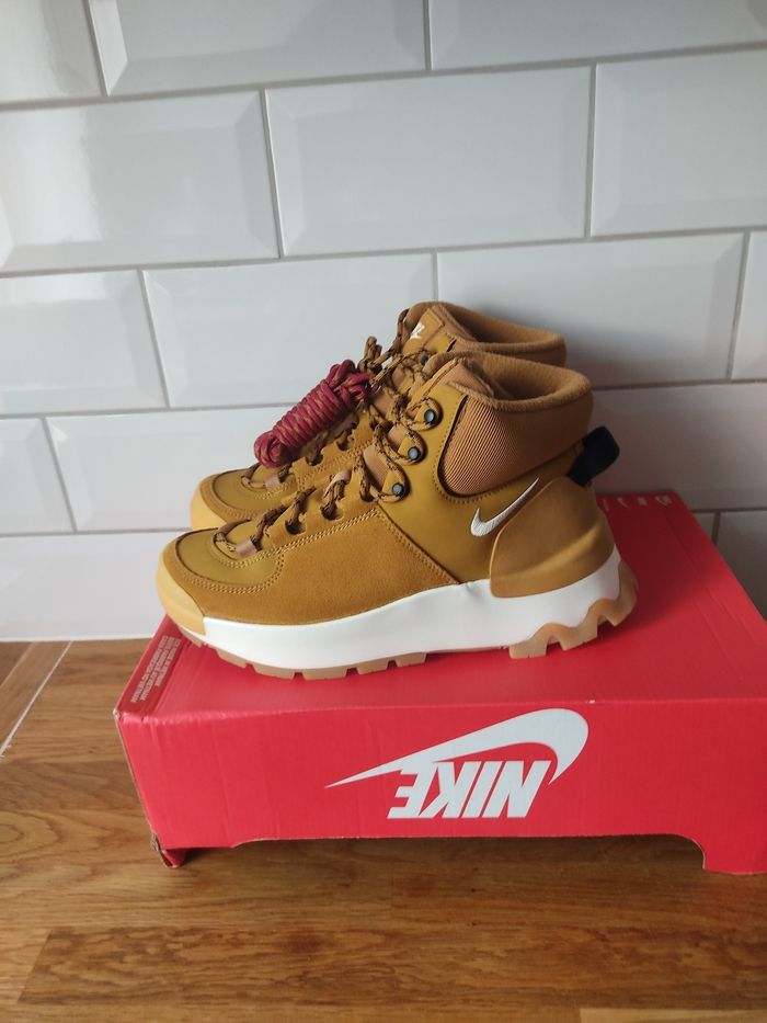 Chaussures Nike city classic boot T 37.5 - photo numéro 2