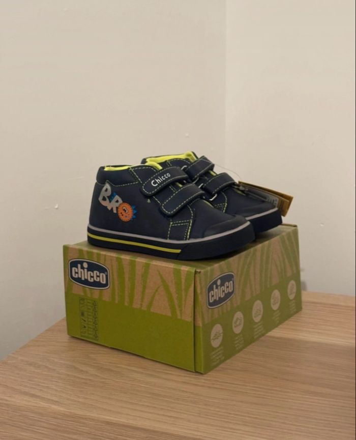 Baskets Chicco neuves