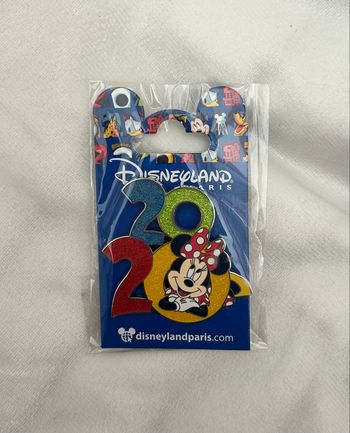 Pin’s Officiel Disneyland Paris Minnie 2020