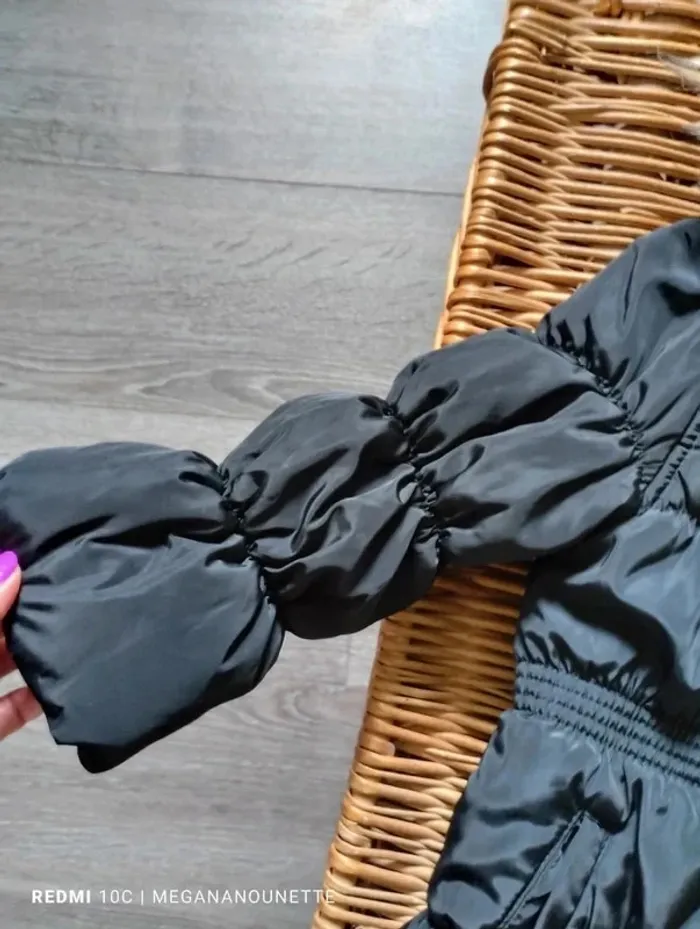 🖤 Parka Noire Matelassée Cintrée – Capuche – Taille 3 Ans – Kiabi – Très Bon État - photo numéro 3