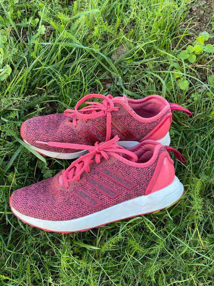 Basket adidas rose/rouge