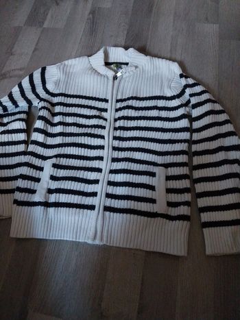 Gilet zippé orchestra 8 ans très bon état
