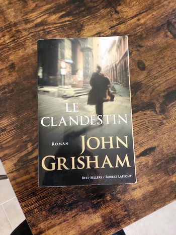 Livre : Le clandestin