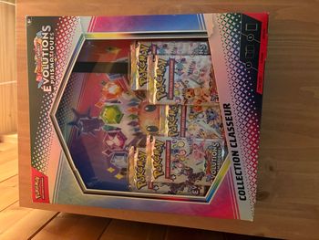 Coffret Pokémon classeur 8.5 évolution prismatique 