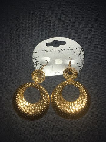 Boucle d’oreilles fantaisie neuves dorées