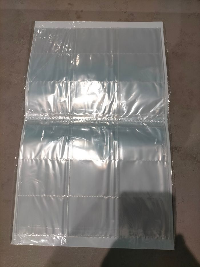 Classeur pour 540 cartes Pokémon - photo numéro 3