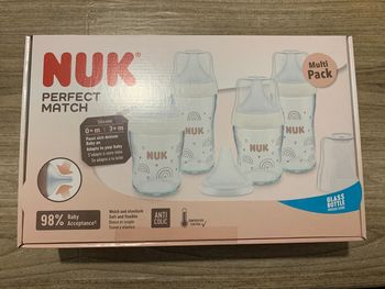 Lot de biberons en verre neuf