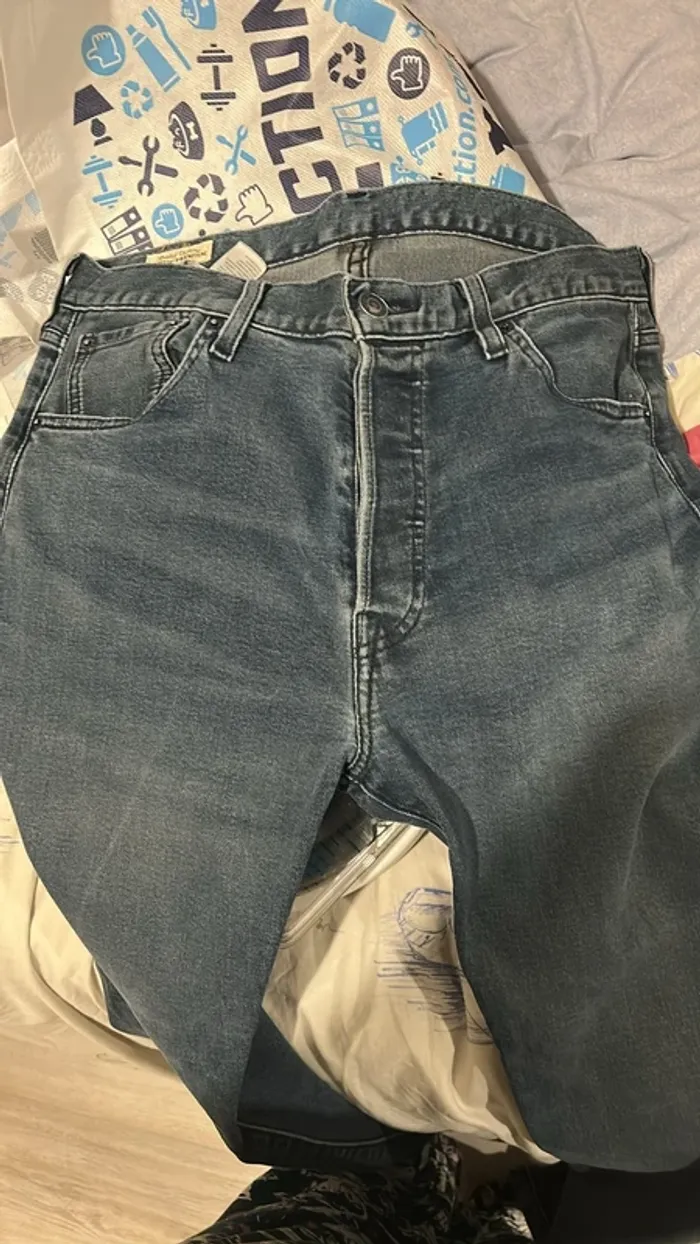 Jean Lévis 501 homme