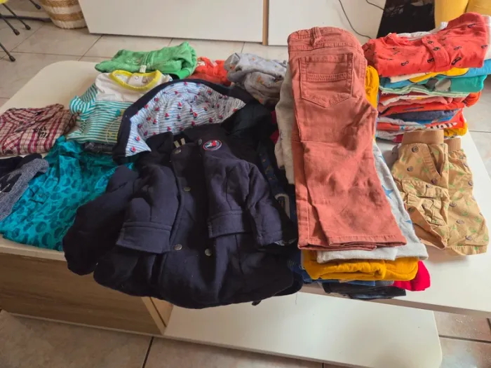 Lot +50 vêtements 9 mois garçons multi marques - photo numéro 2