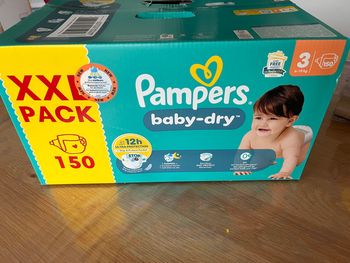 Gros carton 150 couches pampers baby dry taille 3 neuf