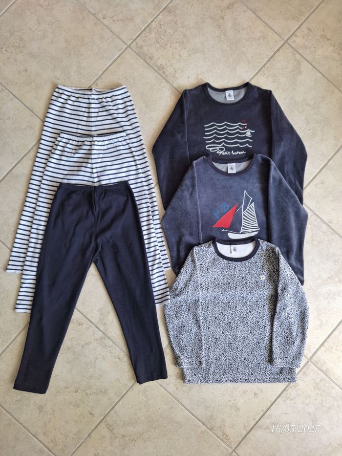 3 pyjamas velours Petit Bateau 5ans