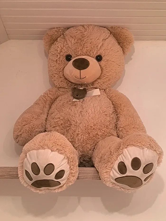 Gros ours en peluche