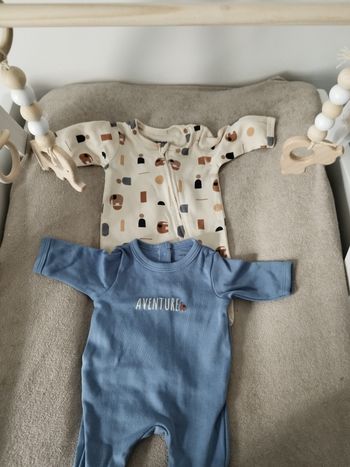 Lot de deux pyjamas Vertbaudet taille naissance
