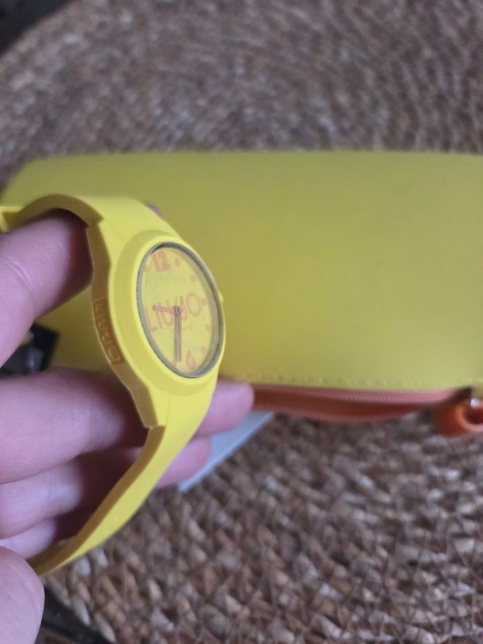 Montre Liu Jo. Neuve. Jaune - photo numéro 5