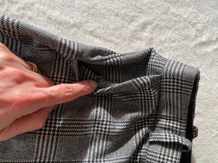 Pantalon Mango noir et blanc à carreaux taille 36 - photo numéro 3