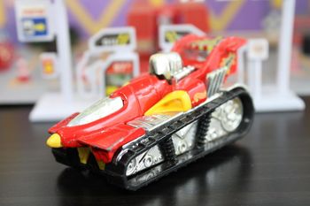 Hot wheels Treadator