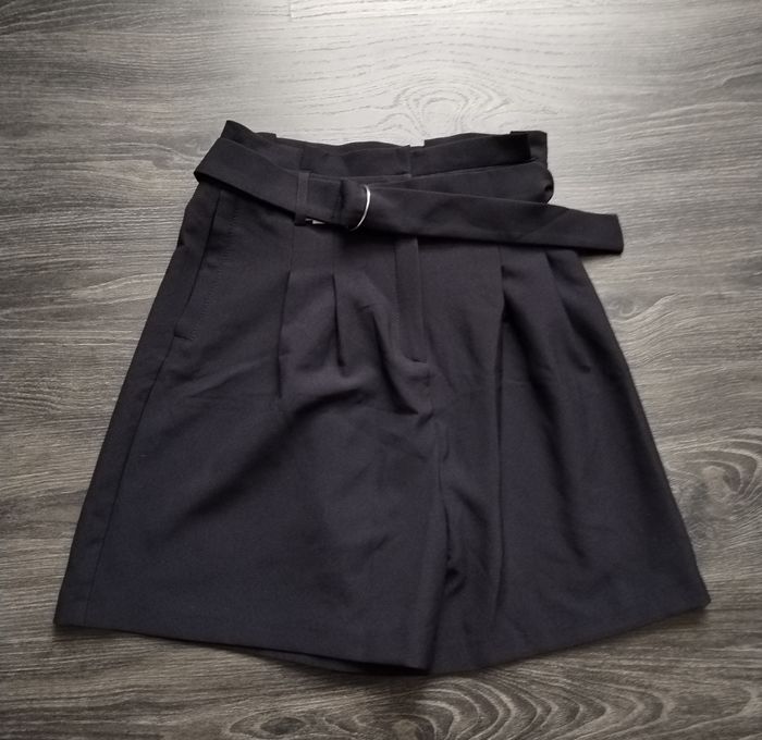 Short noir XS 34 Kiabi NEUF