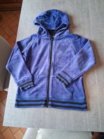 Gilet zippé a capuche 6ans