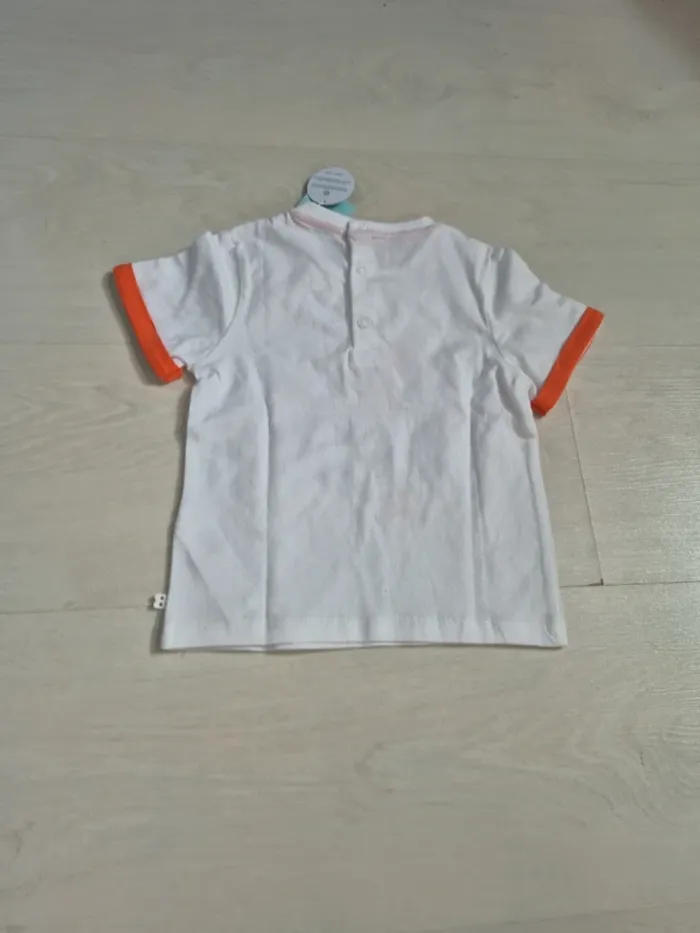 T-shirt neuf avec étiquette - photo numéro 4