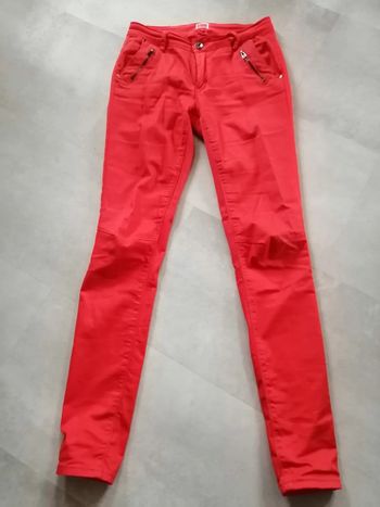 pantalon en toile rouge taille 36 Miss captain