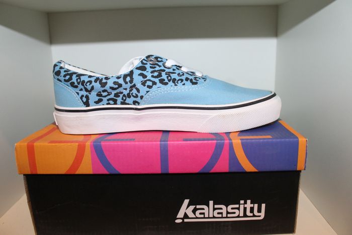 belle baskets basse bleu et noire 38 - photo numéro 2