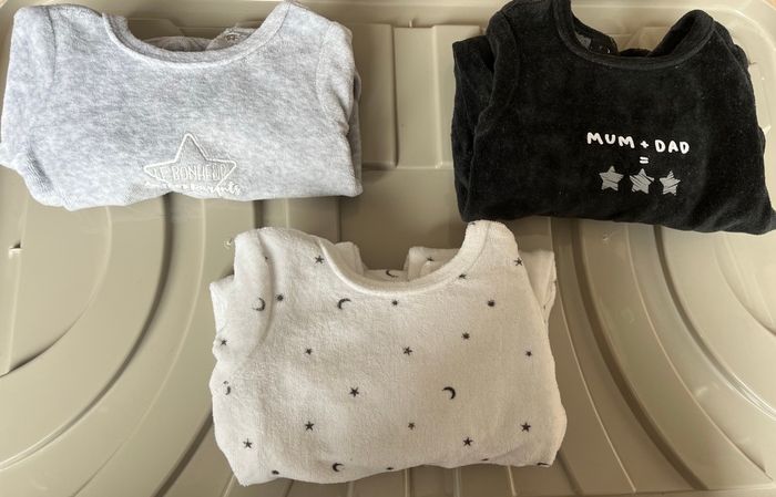 3 Pyjamas en  3 mois