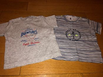 Lot 2 t-shirt 6 mois petit bateau