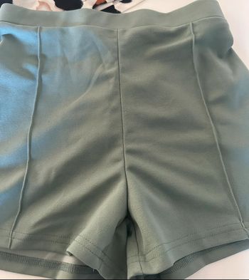 Short kaki