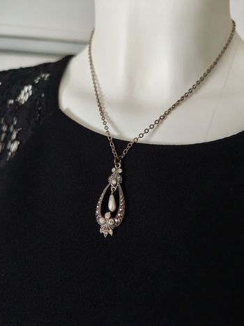 Collier chaîne pendentif vintage à strass style Art Déco