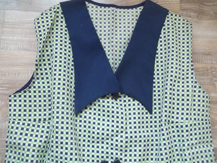 Blouse sans manches verte et bleue