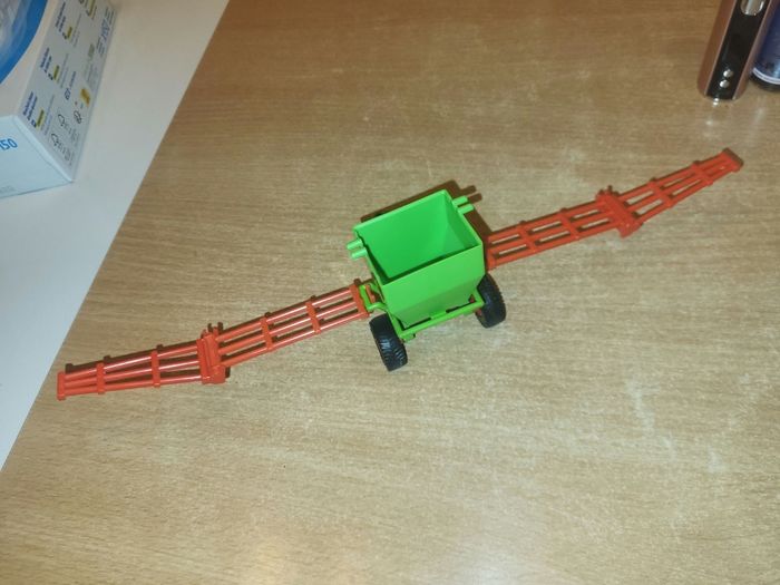 Ependeur à engrais miniature 1/32 SIKU