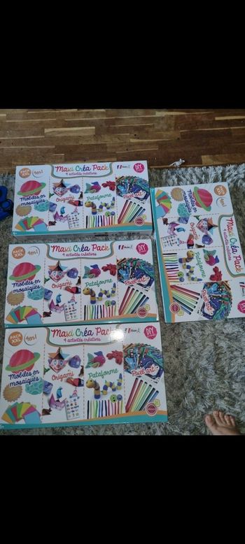 4 jouets neufs 
