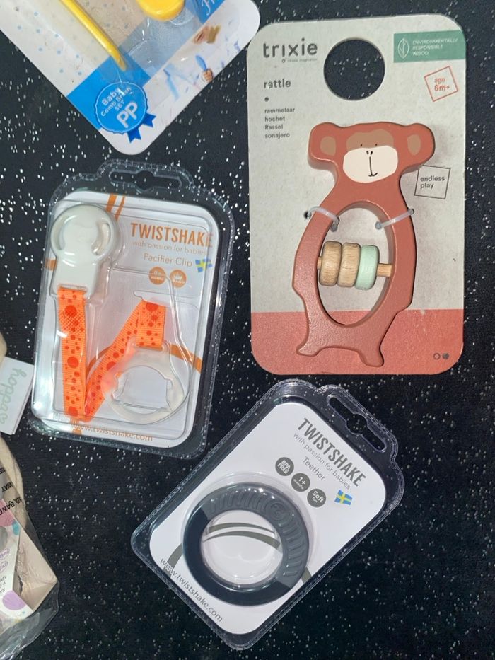 Lot cadeaux de naissance - photo numéro 4