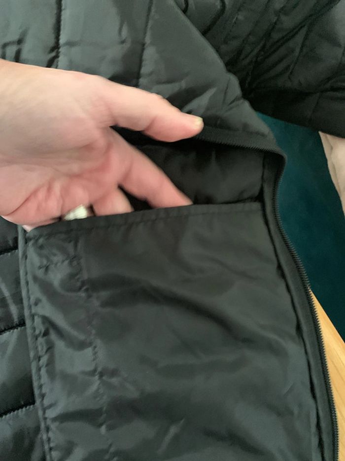 Doudoune taille L Marque la Halle noire - photo numéro 4