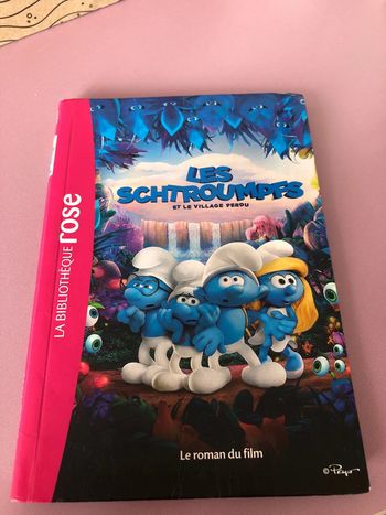 Livre de la bibliothèque rose les schtroumpfs et le village perdu