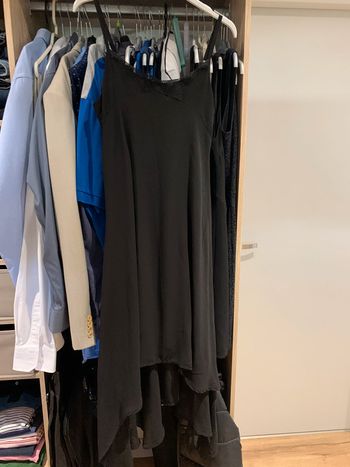 Robe voile noir asymétrique