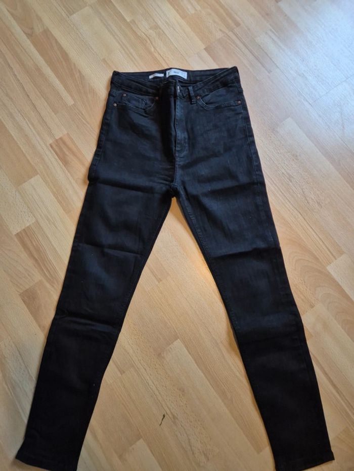 Pantalon jean noir Mango Noa taille 40 - photo numéro 2