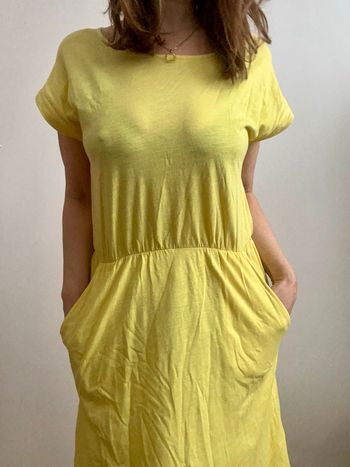 Robe jaune en coton taille M H&M