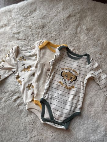 Lot de 3 bodies Kiabi le roi lion 3 mois