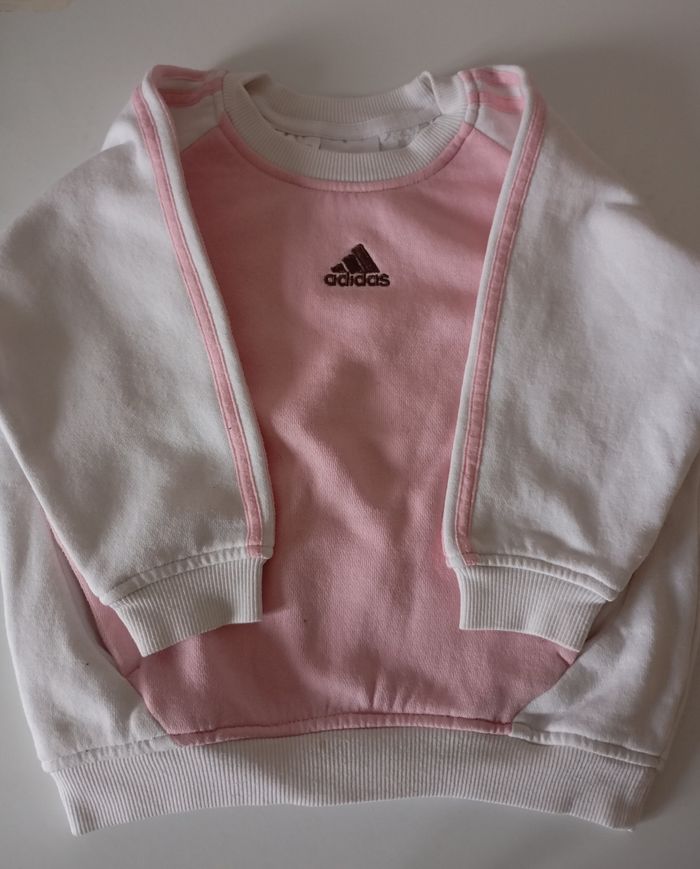 Ensemble survêtement jogging. 2 ans . Adidas. Rose  blanc marron . Coton polyester. Très bon état - photo numéro 4