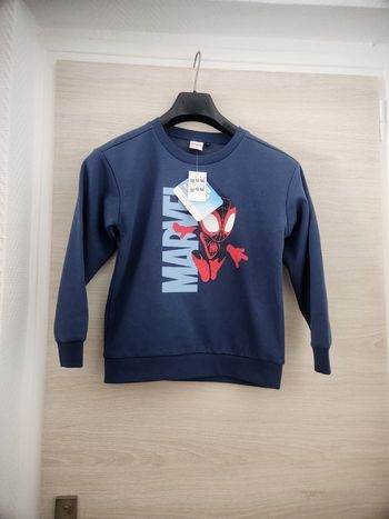 Sweat Marvel  spiderman  taille 7 ans