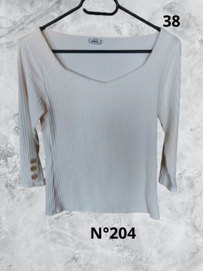 N°204 Pull blanc T38. Pimkie.